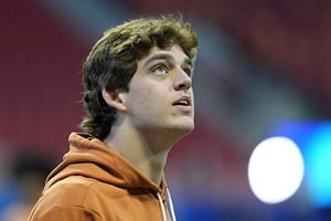 "Who dressed him?" "Looks like a frat boy" - CFB fans troll Arch Manning over Texas QB's outfit at SEC media days