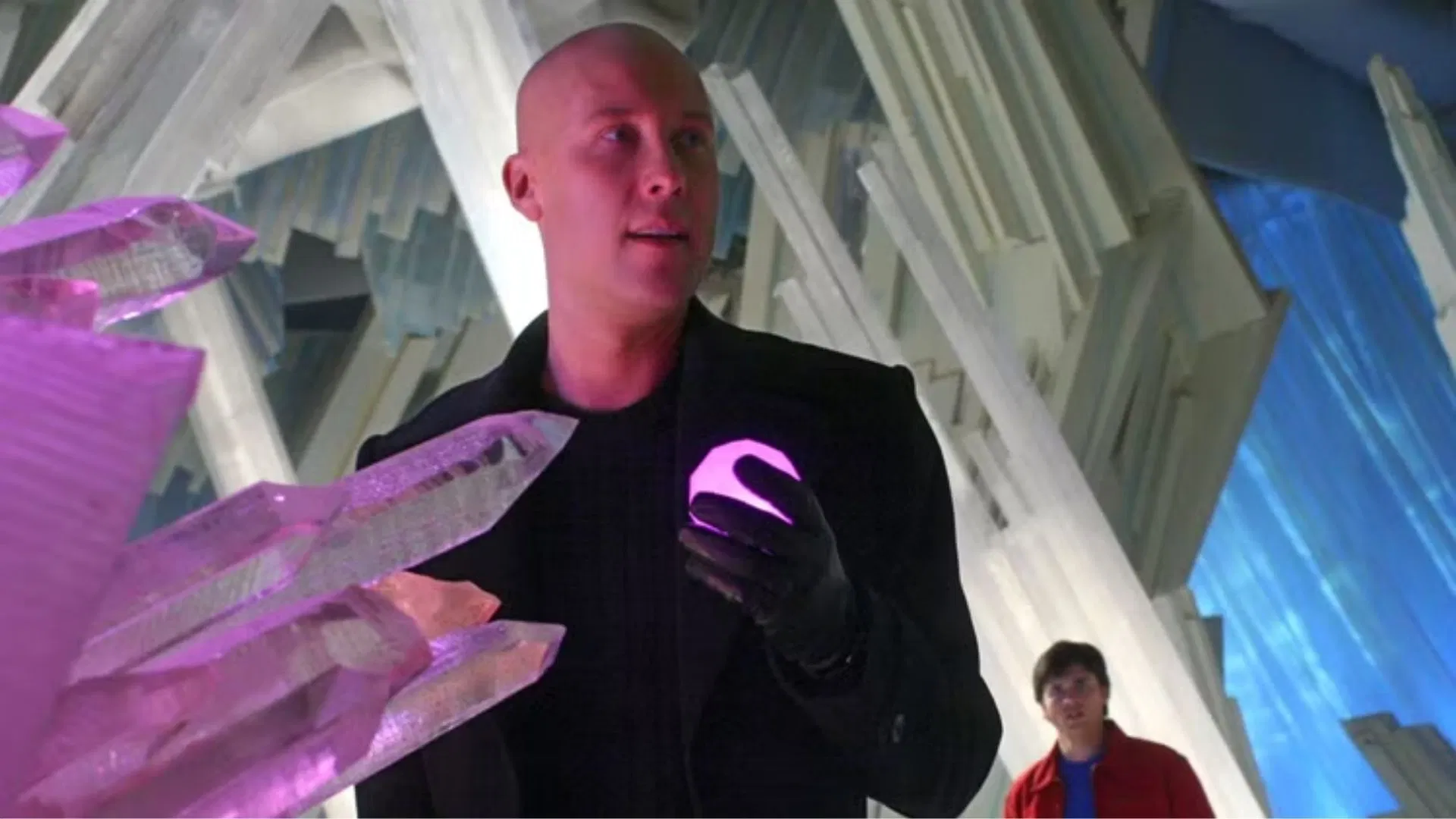 a still from Smallville (image via The CW)