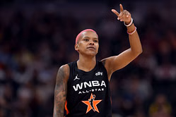 “Synth god” Mike Dean makes pointed shot at WNBA salary as Courtney Williams clowning DJ Diplo goes viral