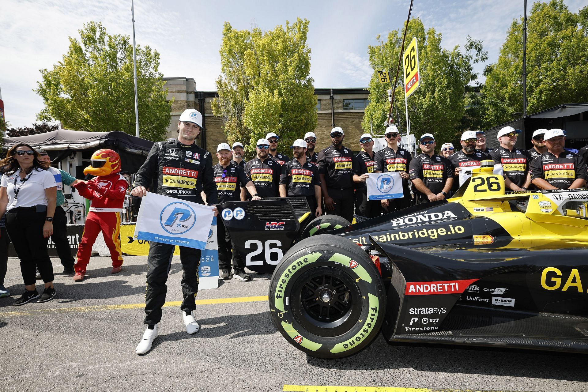 Colton Herta wins pole position award at IndyCar&#039;s 2025 Ontario Honda Dealers Indy Toronto - Source: Getty