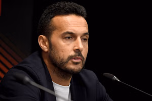 "Puts you in the conversation for the top five players" - Pedro explains why Barcelona star is 'most complete' player in the world in his position