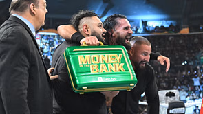 3 Signs Seth Rollins will cash in his WWE Money in the Bank contract at Saturday Night’s Main Event