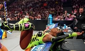 Naomi to lose her title at SummerSlam due to WWE Hall of Famer's actions? Chances explored