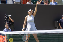 Amanda Anisimova delighted after fan correctly reads her lips during stunning Wimbledon 3R win