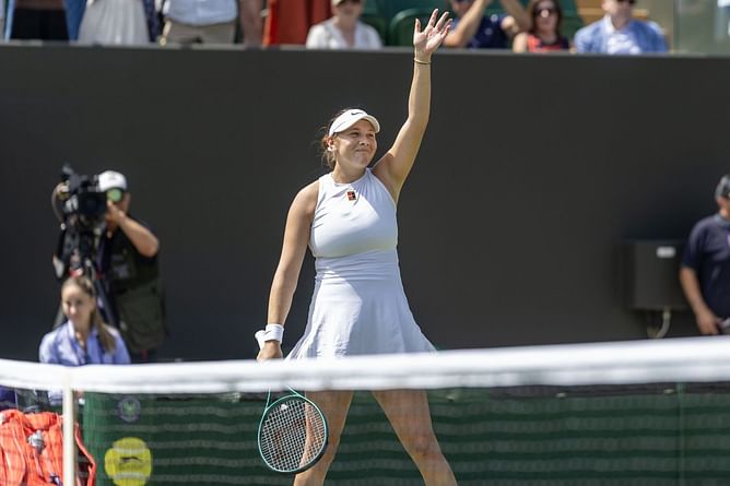 Amanda Anisimova delighted after fan correctly reads her lips during stunning Wimbledon 3R win