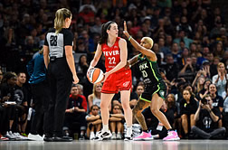 "Told y'all we was gonna have the baby GOAT:" Courtney Williams loses it as Caitlin Clark makes anticipated Studbudz debut