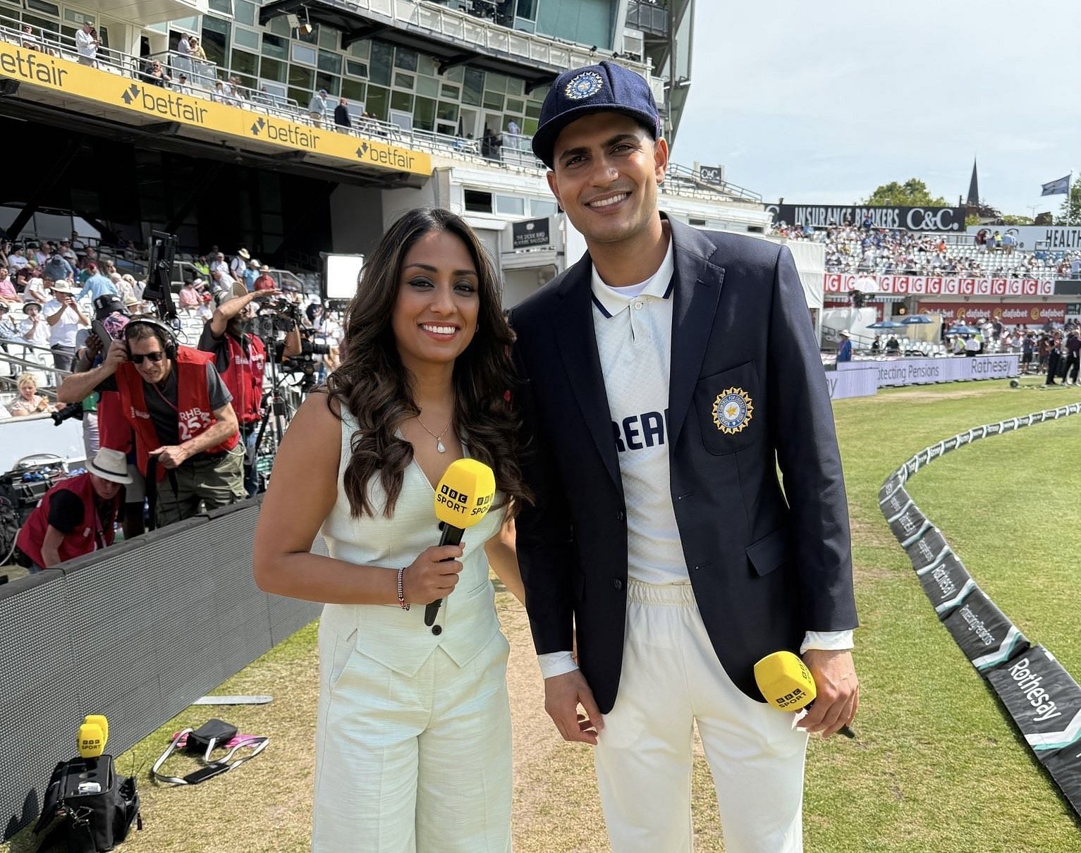 Isa Guha and Shubman Gill during the first Test at Headingley