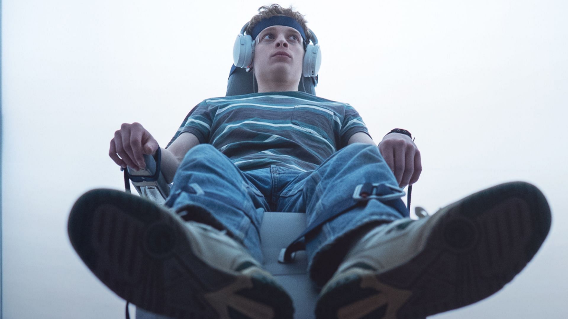 An image of Luke undergoing the Dream Box test in The Institute season 1 episode 4 (Image via Instagram/@mgmplus)