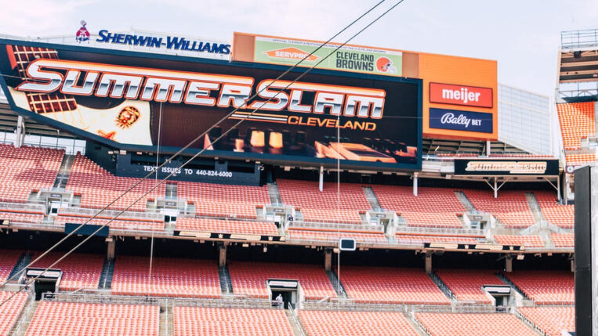 WWE SummerSlam set behind the scenes [Image Credits: WWE.com]