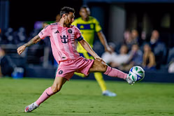 Argentina FA chief Claudio Tapia provides response when asked if he wants Lionel Messi to return to his boyhood club