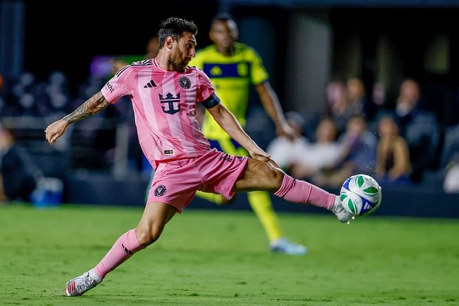 Argentina FA chief Claudio Tapia provides response when asked if he wants Lionel Messi to return to his boyhood club