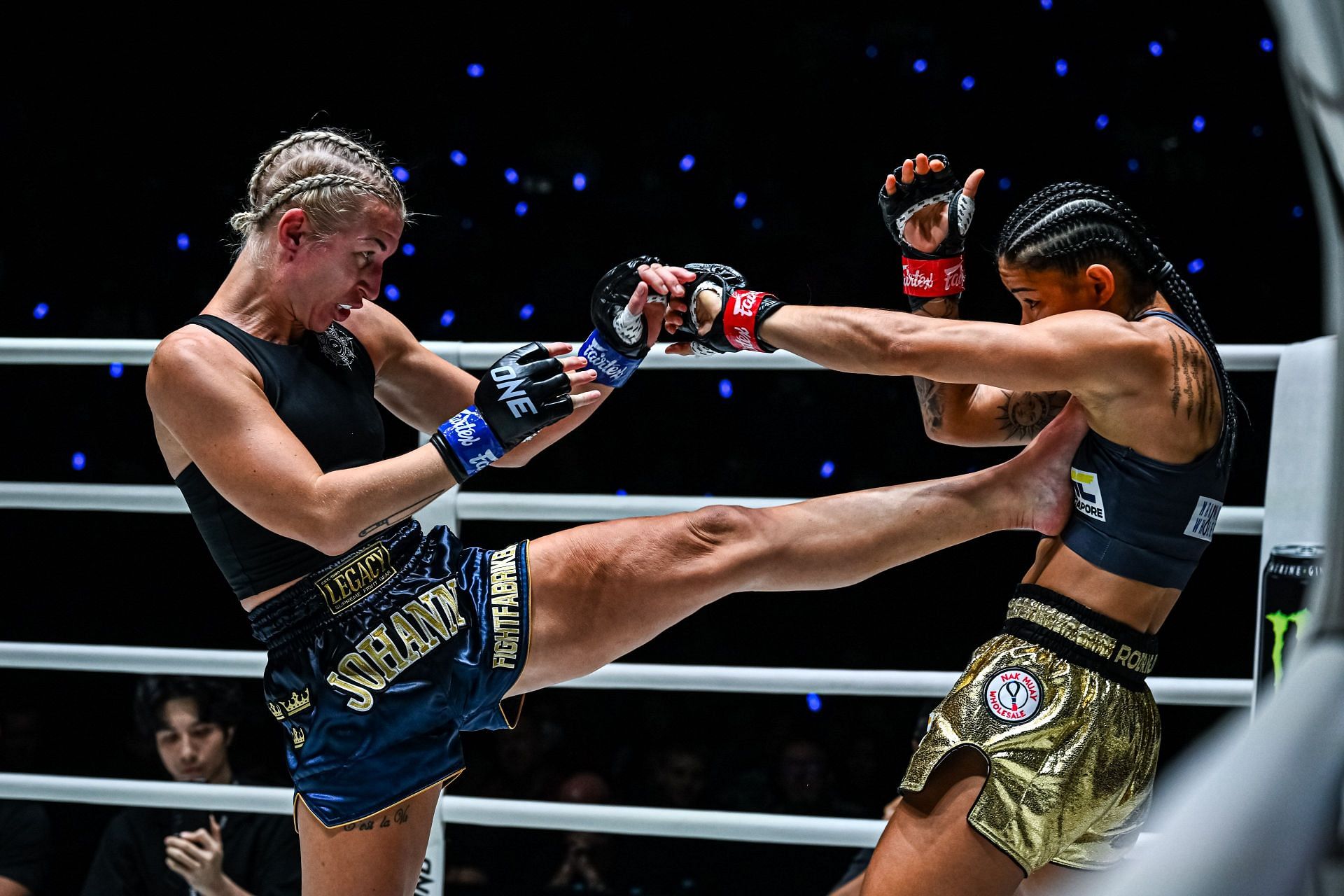 Johanna Persson (left) brought the fight to Allycia Hellen Rodrigues at ONE Fight Night 33. [Image courtesy from ONE Championship]