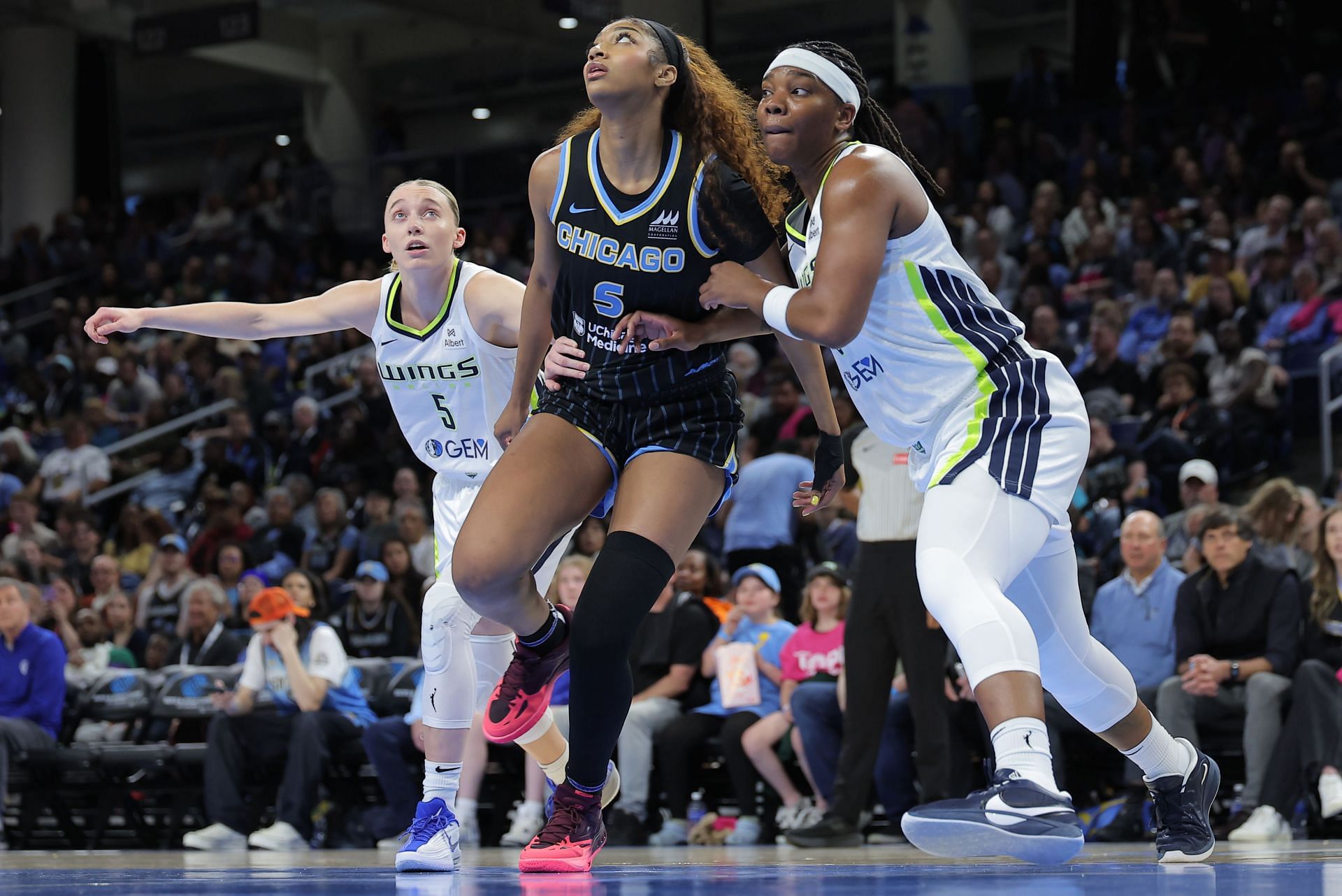 "Traded to Chicago": WNBA fans react Paige Bueckers' $725,952 teammate sits out of practice ahead of Mercury showdown