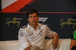 Mercedes boss jokes about 'most intelligent choice' of partnering with rival F1 team to supply engines