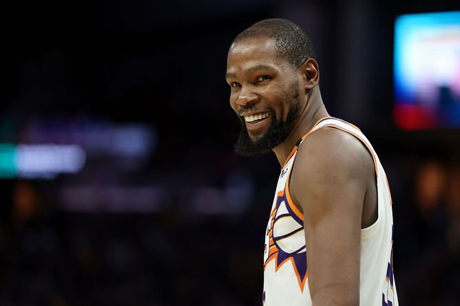 "MJ retired 3 times and still the goat" - Kevin Durant claps back at Michael Jordan fan for dubbing him LeBron James' 'puppet' in viral Twitter spat