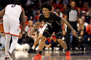 "The man is wild": Sacramento State fans stunned as Mikey Williams goes 9/10 in a shooting drill