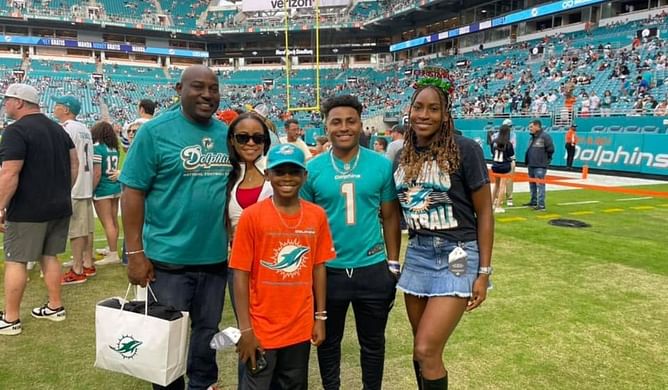 Coco Gauff sends sweet message to brother Codey as he continues baseball success amid her Montreal run; mom Candi also shares loving reaction