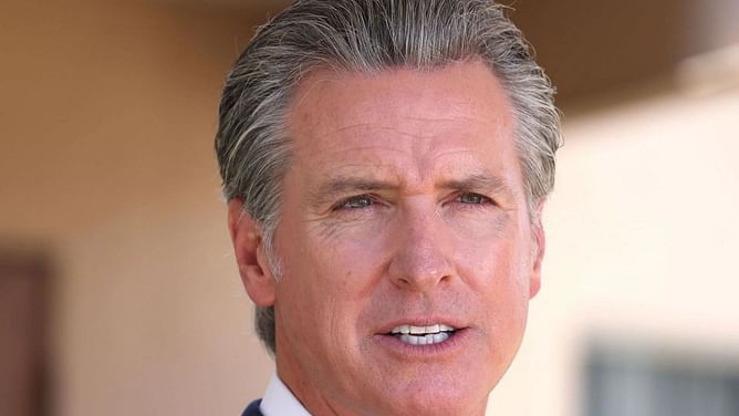 "It's a tell - 'I'm uncomfortable & I'm probably lying'" - Megyn Kelly slams Gavin Newsom's stance on gender transitions for "minors as young as 8"