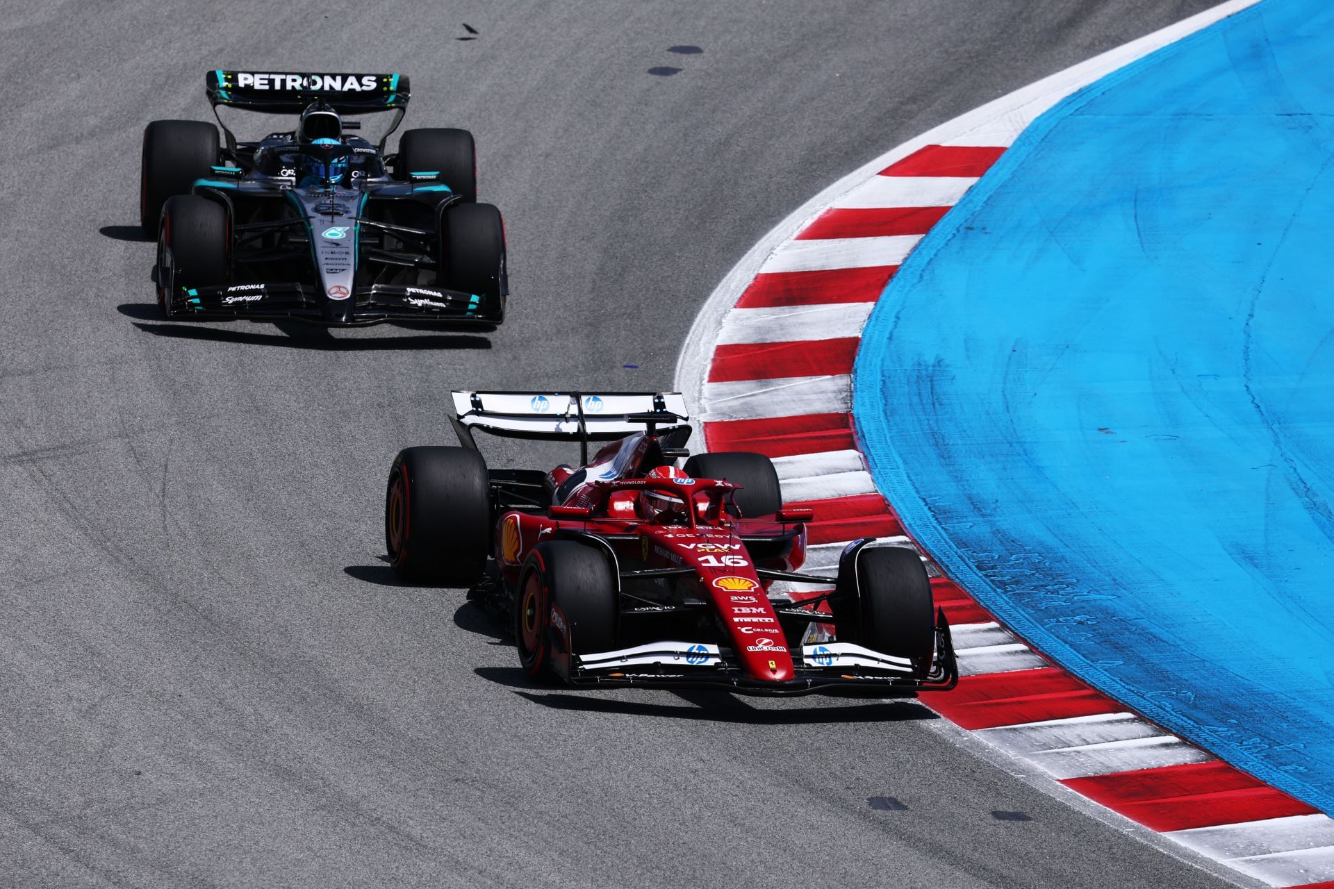 Charles Leclerc and George Russell at the Grand Prix of Spain - Source: Getty