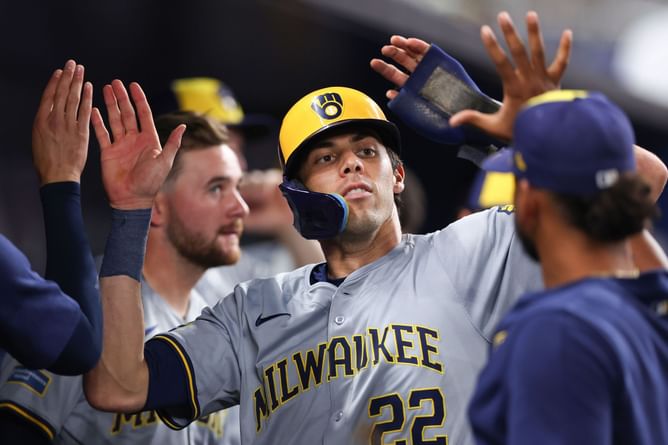Brewers sportscaster gives major reason Christian Yelich is Milwaukee's centerpiece