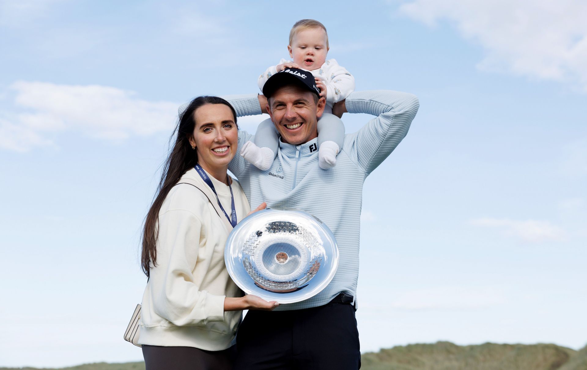 Grant Forrest poses with his family after winning the Nexo Championship 2025 (Image Source: Getty)