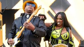 Naomi's father suddenly drops a huge hint at her announcement on WWE RAW