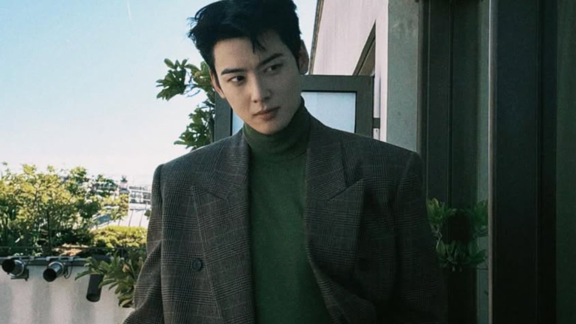 The idol made his lead debut with the web drama, &quot;To be Continued&quot; (Image via Instagram/@eunwo.o_c)