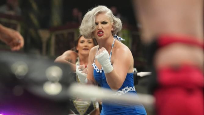 Former WWE champion refuses to leave Toni Storm alone