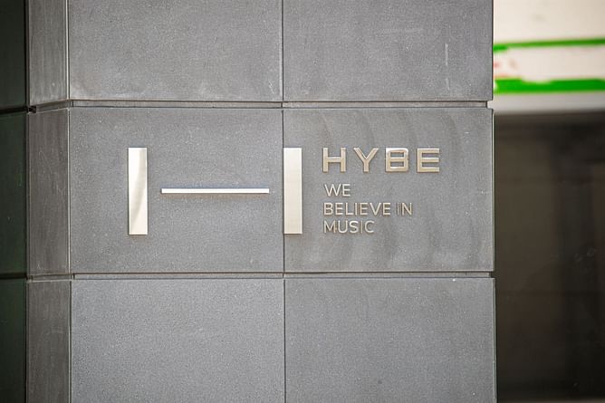 "Why are they surprised"- Internet divided as HYBE tops August brand reputation amidst Chairman, Bang Si-hyuk's ongoing IPO investigation