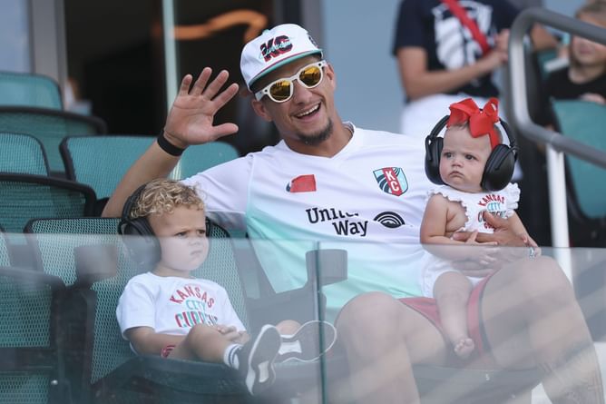 Patrick Mahomes’s 7-month-old daughter Golden Raye steals spotlight in first KC Current game appearance
