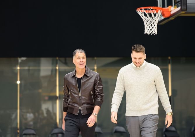 "ROB'S A MENACE": Lakers fans in stitches after Mark Cuban reveals Rob Pelinka's snarky behavior in first meeting after Luka Doncic trade