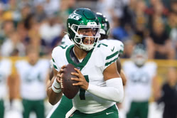 "No need to force it": Jets QB Justin Fields defends cautious approach after horrendous preseason outing vs. Giants