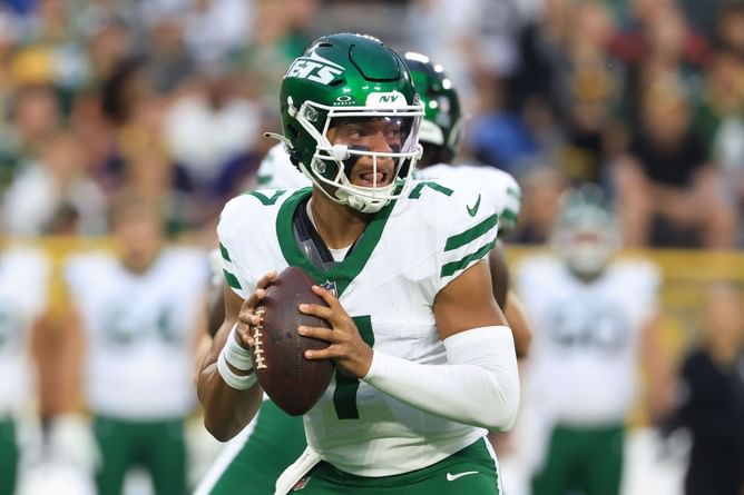 "No need to force it": Jets QB Justin Fields defends cautious approach after horrendous preseason outing vs. Giants