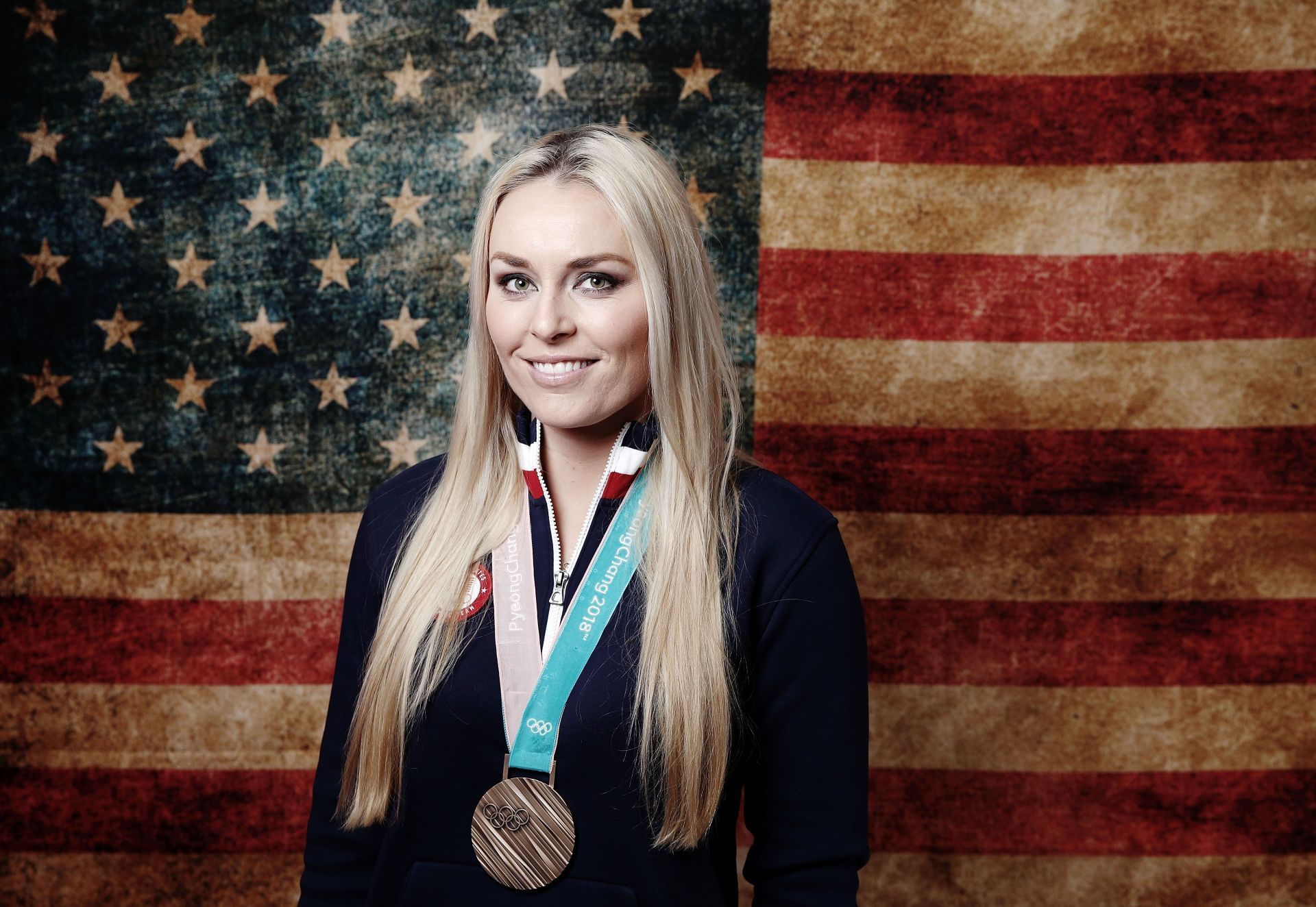 Vonn poses with her Olympic gold medal - Source: Getty