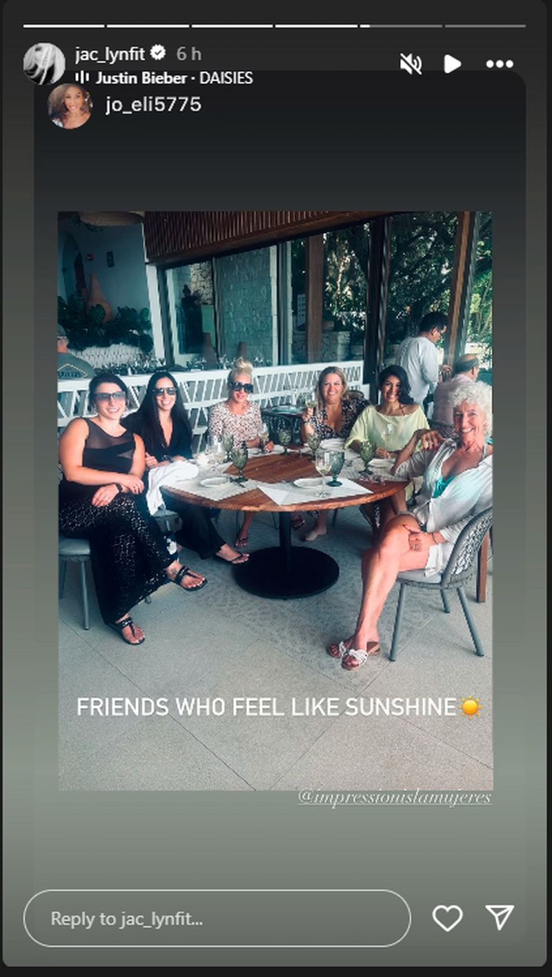 Jaclyn Cordeiro reshared a group photo. (Via Instagram)