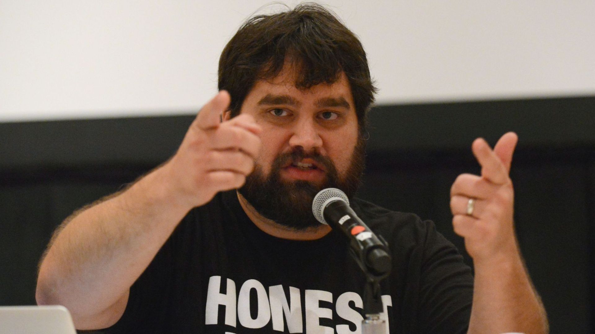 Andy Signore of Screen Junkies on Day 2 of Wizard World Comic Con Philadelphia 2016 held at Pennsylvania Convention Center on June 3, 2016 in Philadelphia, Pennsylvania (Image via Getty)