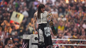 "For now" - 4-time champion teases challenging Dominik Mysterio for the WWE Intercontinental Championship after his SummerSlam win