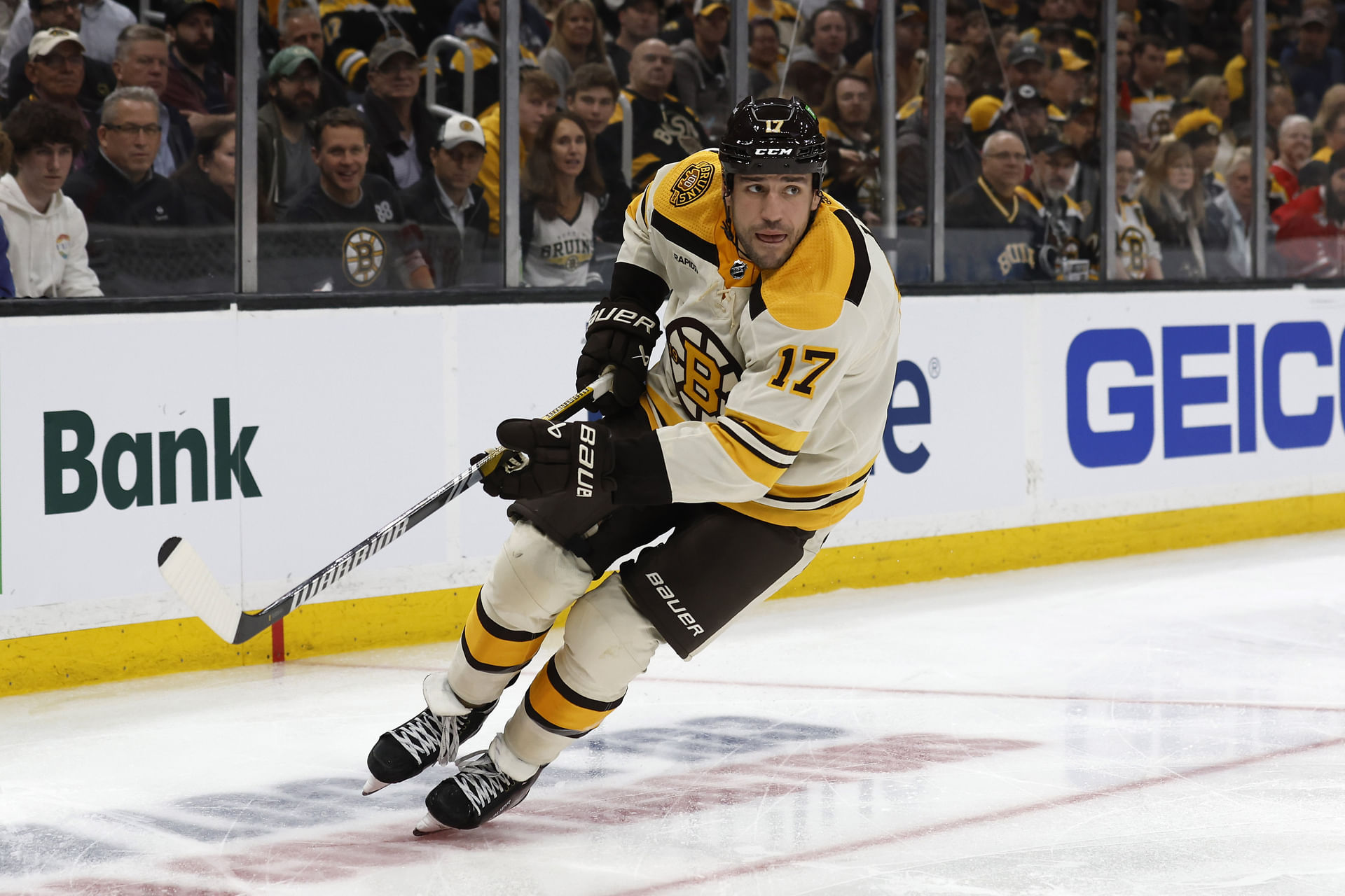NHL: Chicago Blackhawks at Boston Bruins - Source: Imagn