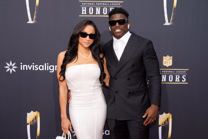 Tyreek Hill's estranged wife, Keeta Vaccaro, shares "7-month postpartum" mirror selfie