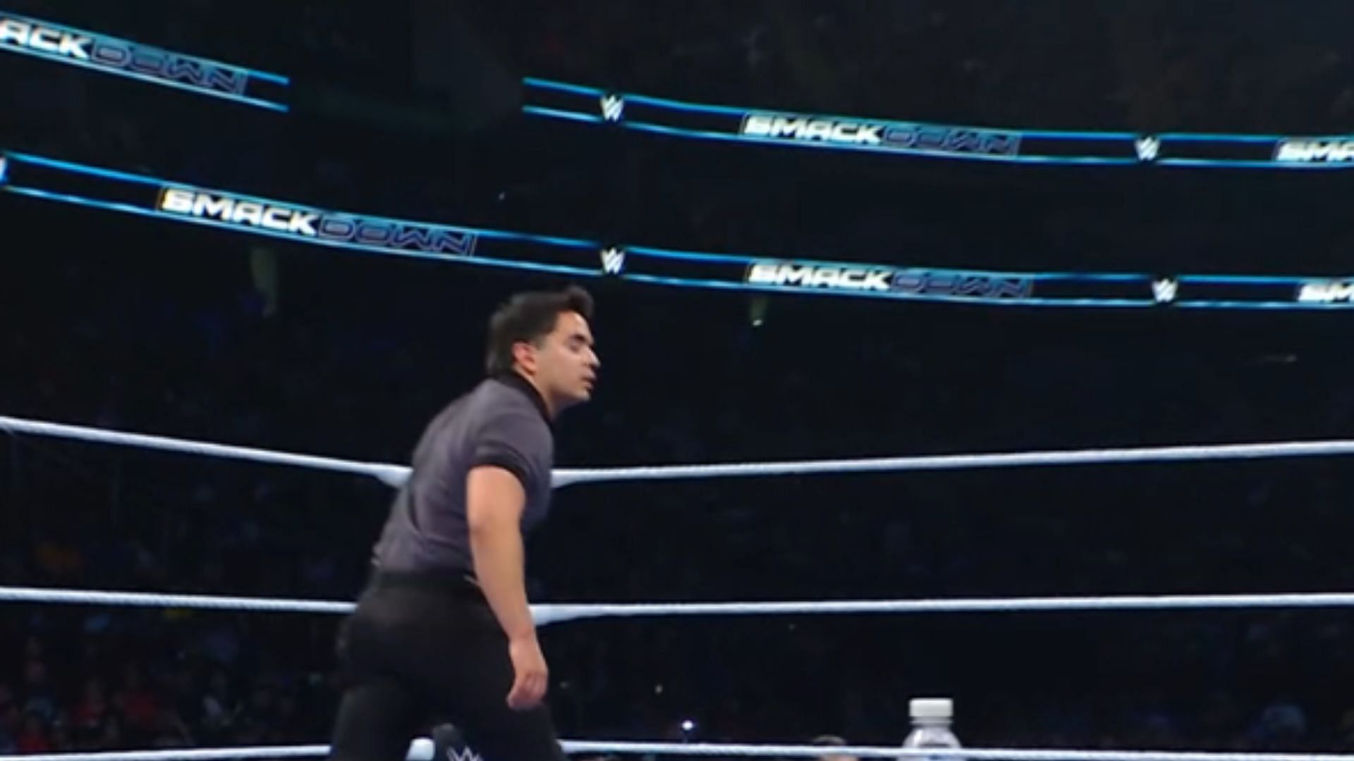 Botch in championship match on WWE SmackDown casts a shadow on huge return