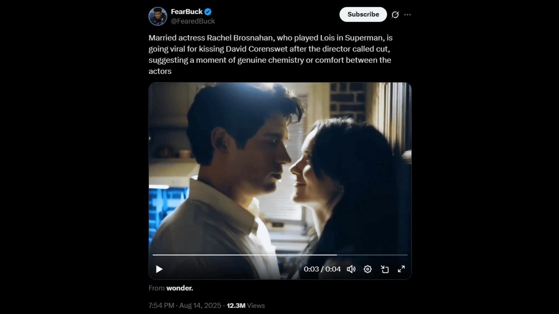 Rachel Brosnahan and David Corenswet during their onscreen kiss (Image via X/ @FearedBuck)