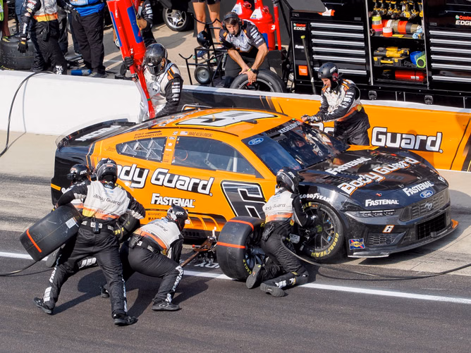 Who is Telvin McClurkin? Meet RFK’s pit crew star turning heads after viral Daytona stunt