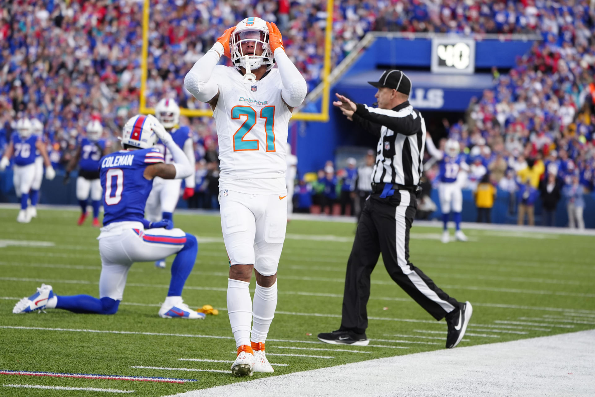NFL: Miami Dolphins at Buffalo Bills - Source: Imagn