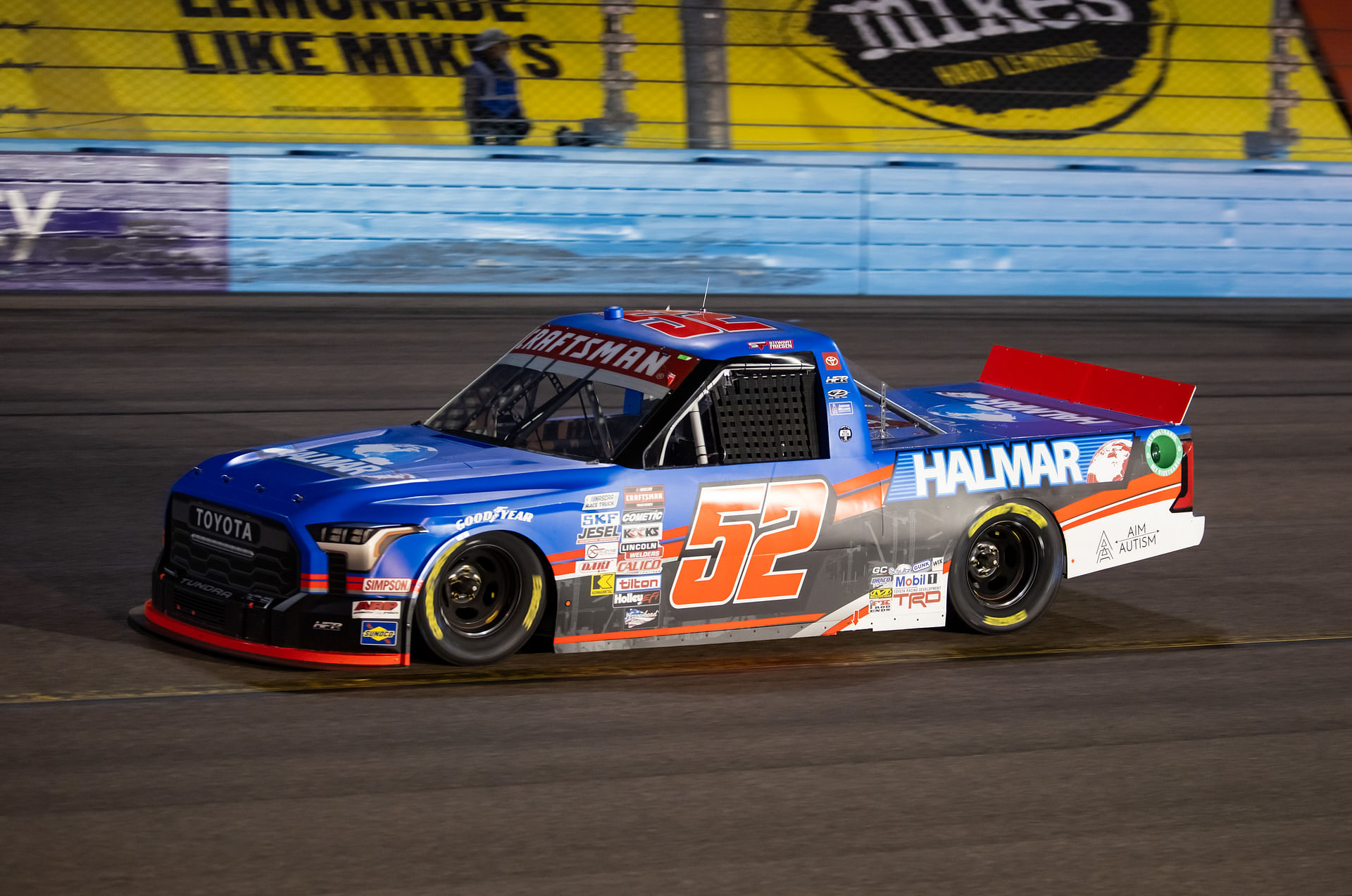 Stewart Friesen drives the #52 Toyota Tundra for Halmar Friesen Racing - Source: Imagn