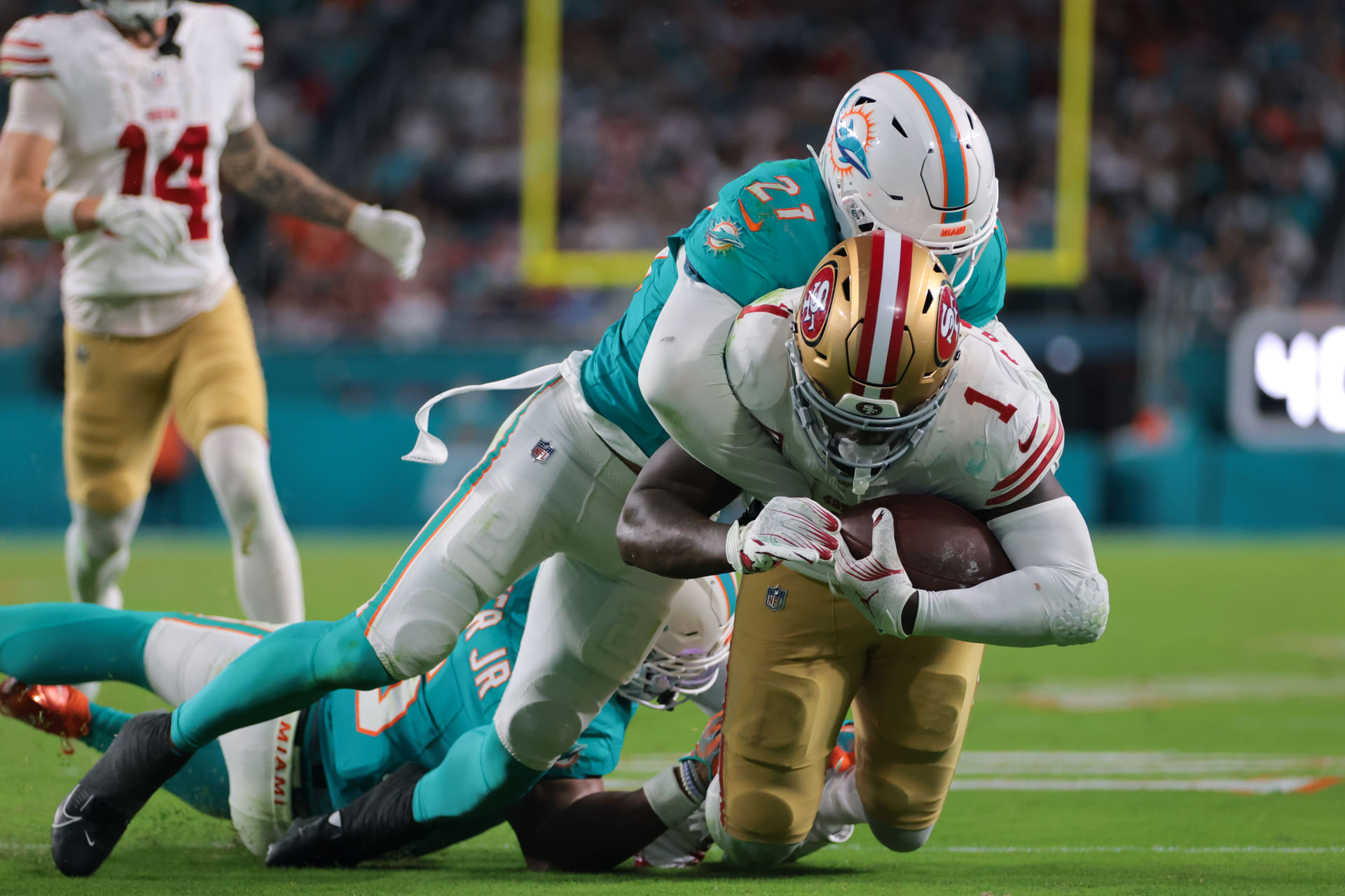 NFL: San Francisco 49ers at Miami Dolphins - Source: Imagn