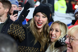 Patrick Mahomes’ wife Brittany drops 4-word reaction on Taylor Swift’s “The Life of a Showgirl” album cover