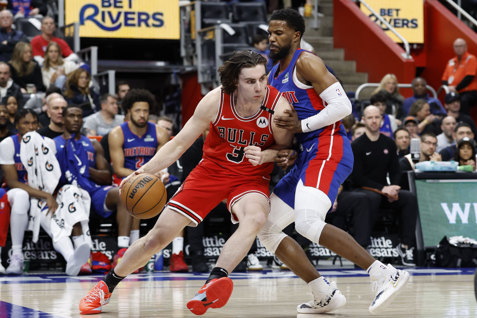 Chicago Bulls guard Josh Giddey (3) dribbles defended by Detroit Pistons guard Malik Beasley - Source: Imagn