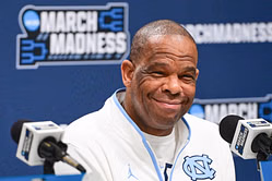 NCAA analyst predicts North Carolina's future under Hubert Davis: "It's all about the front four"