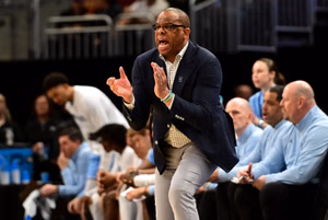 "Everybody's moved on except North Carolina": Analyst talks about Hubert Davis' make or break season