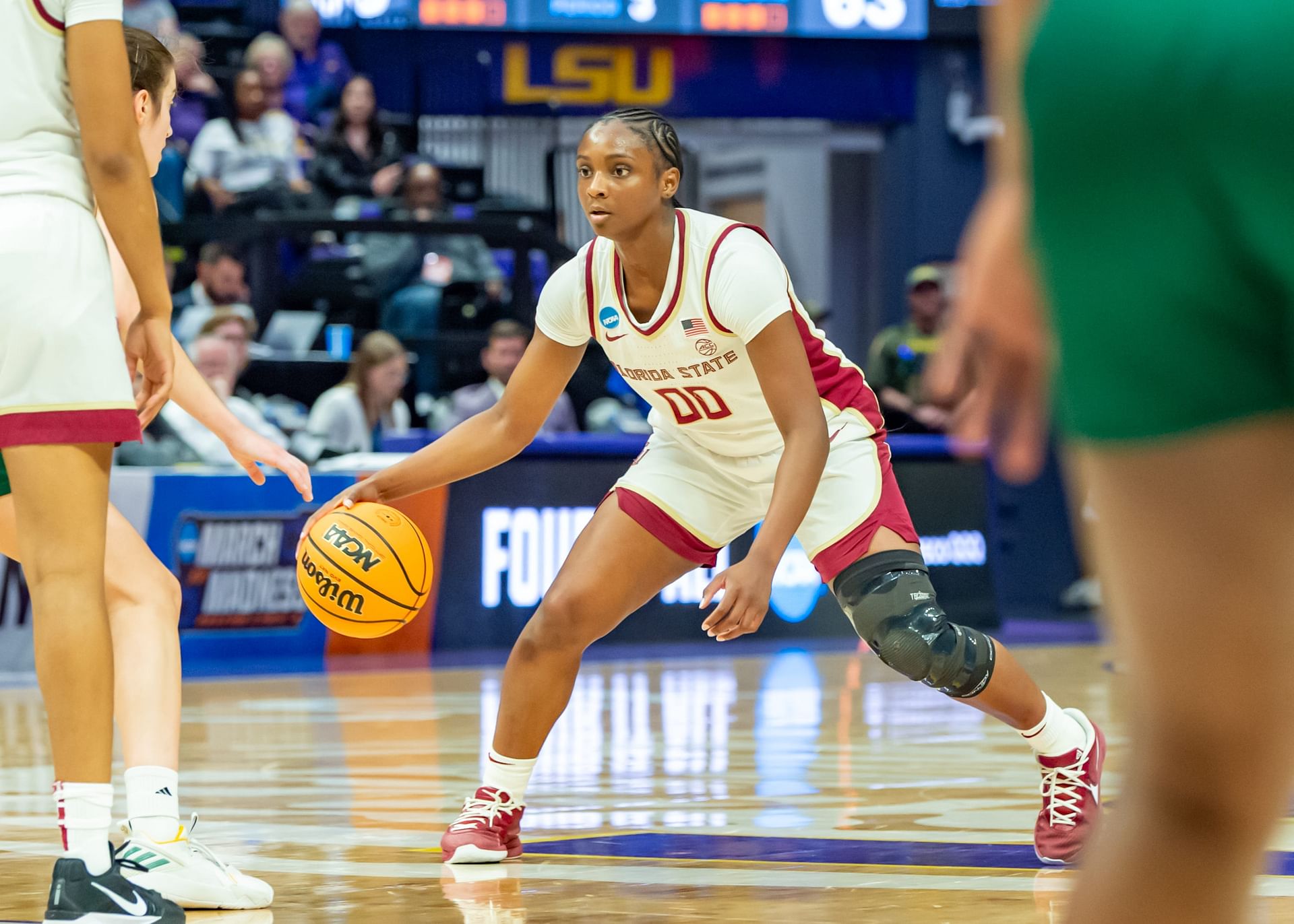 Flau'jae Johnson’s mom Kia Brooks drops 3-word reaction for South Carolina star Ta'niya Latson's fun moments with Azzi Fudd and other stars